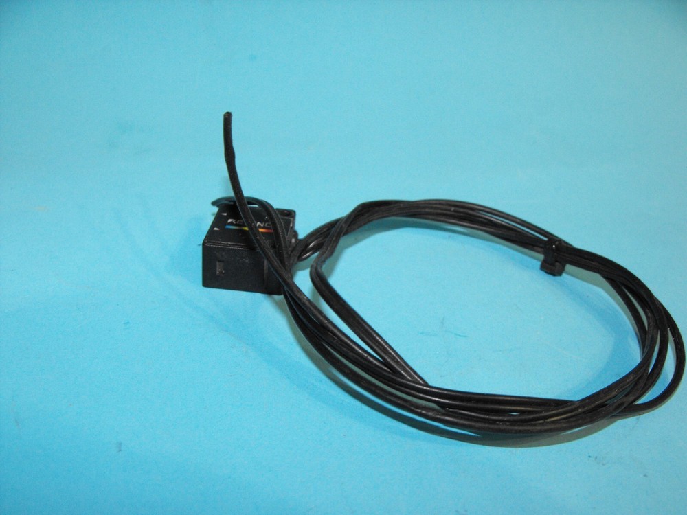 Keyence CZ-H32.Laser Sensor.N7145355.USED