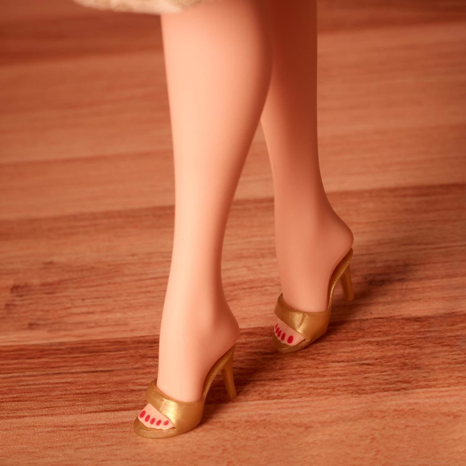 12 DAYS OF CHRISTMAS BARBIE DOLL & ACCESSORIES ADVENT 2022 GOLD MATTEL NIB