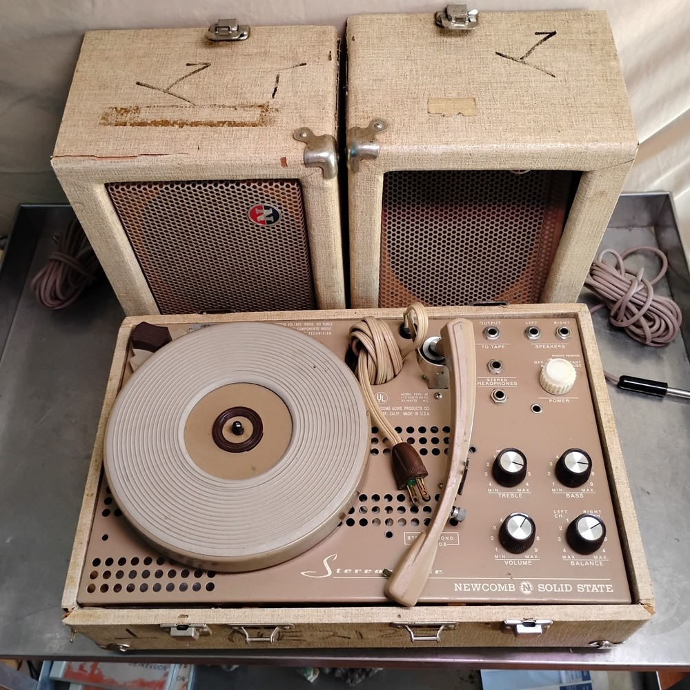 1968 Newcomb Stereophonic Record Player EDTS 40 Solid State Basket Case