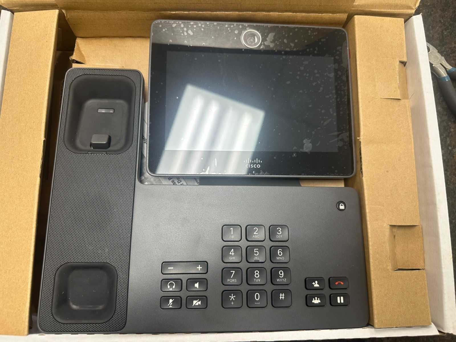 Cisco Line IP Video Phone - Charcoal - NEW SEALED CP-DX650-K9