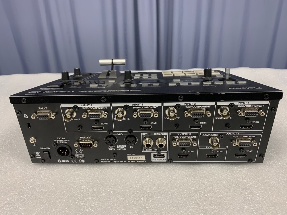 Roland V-40HD Multi-Format Pro AV Video Switcher