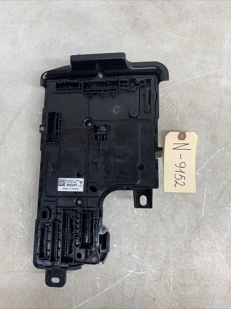2020-2022 Tesla Model Y VCRIGHT Low Voltage Body Controller Right 9152 B92