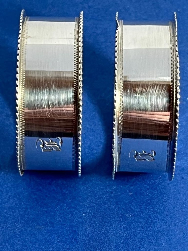 BOXED PAIR ANTIQUE VICTORIAN SOLID SILVER NAPKIN RINGS LON 1886