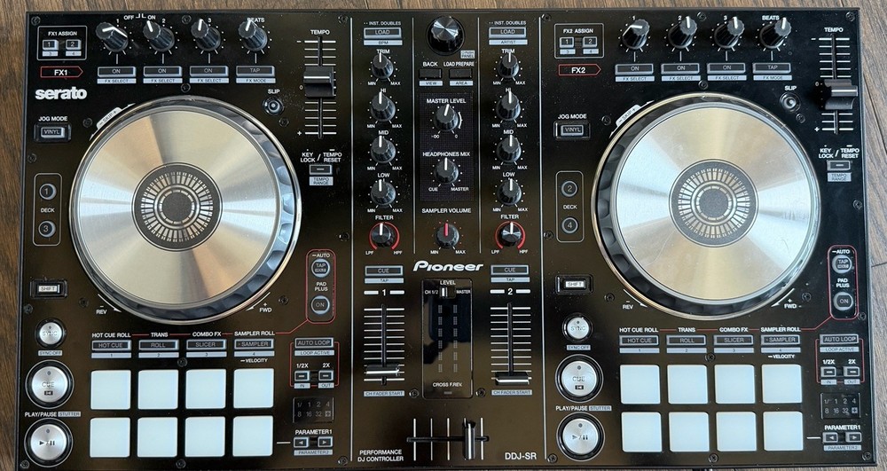 Pioneer DDJ-SR Digital DJ Controller