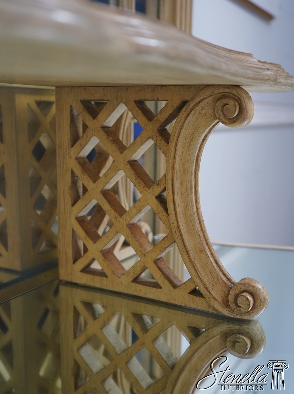 70582: Vintage Dressing Vanity w. Large Mirror & Stool