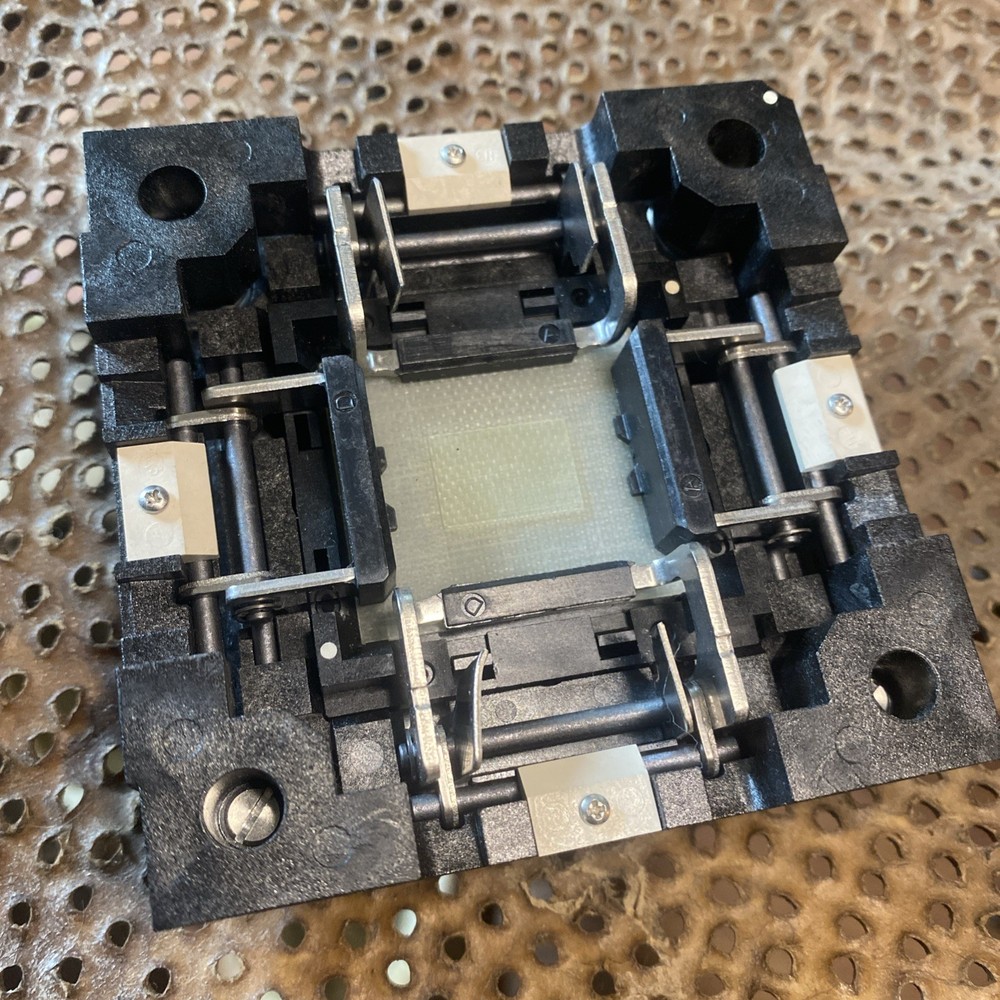 Test Burn In Socket Integrated Circuit Klga624 Sample #004 9844