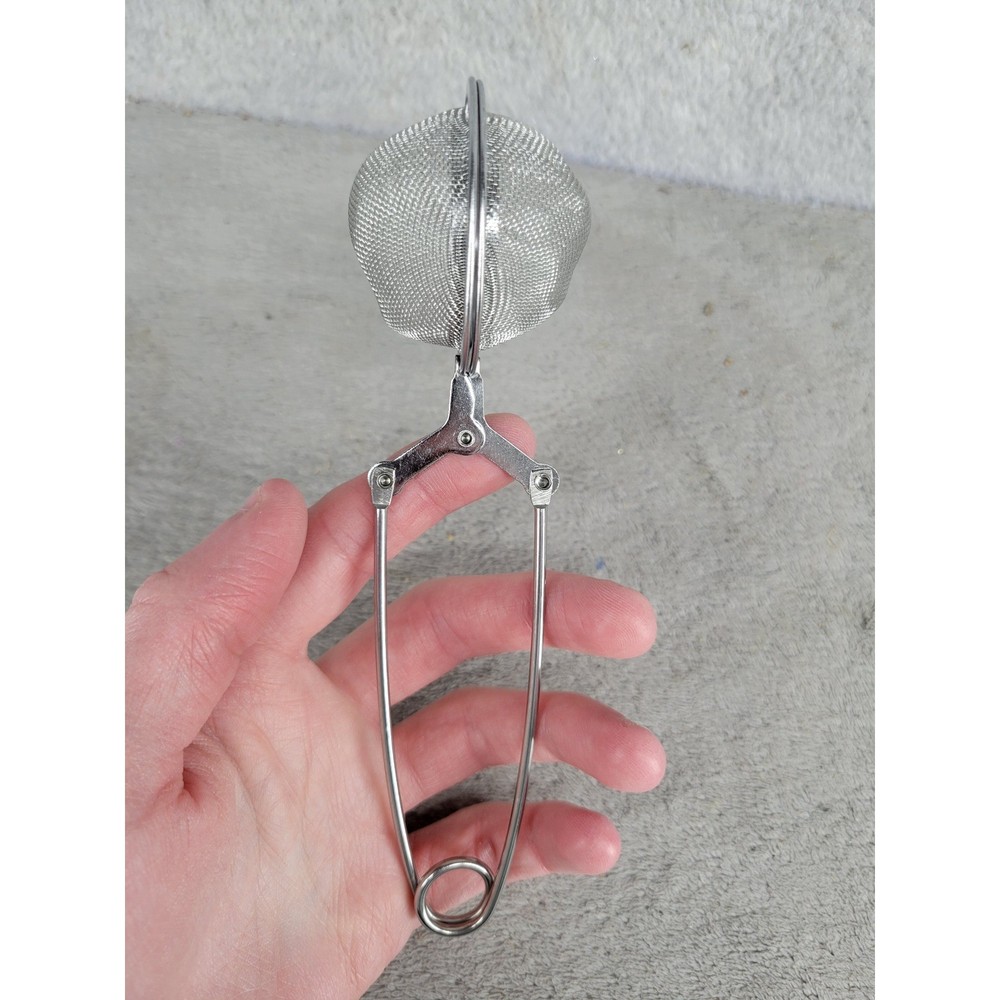 Stainless Steel Mesh Tea Infuser Ball with Spring Action Squeeze Handle Silver