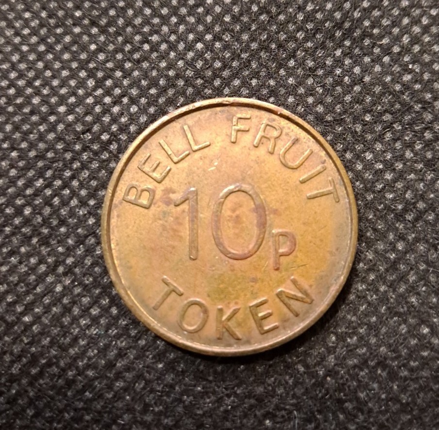 BELL FRUIT 10 P TOKEN! e5353XCX