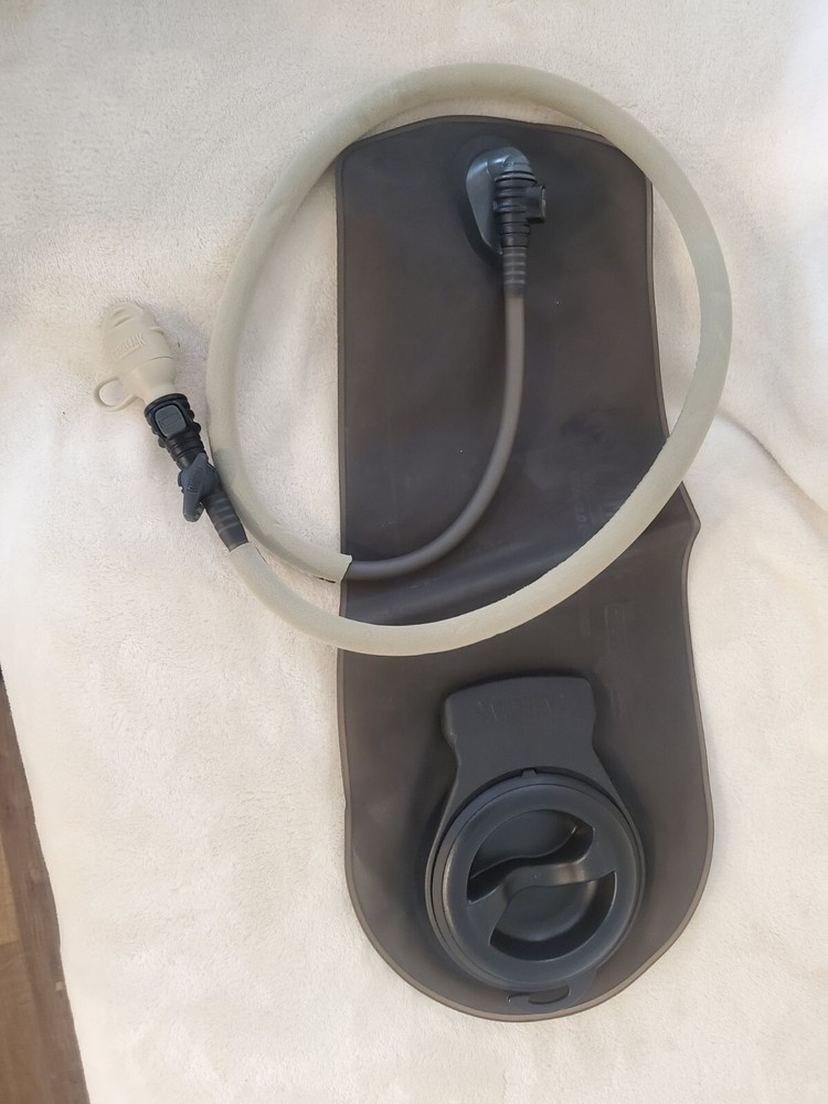 CAMELBAK Maximum Gear Motherlode Hydration Backpack Camouflage W/ Bladder