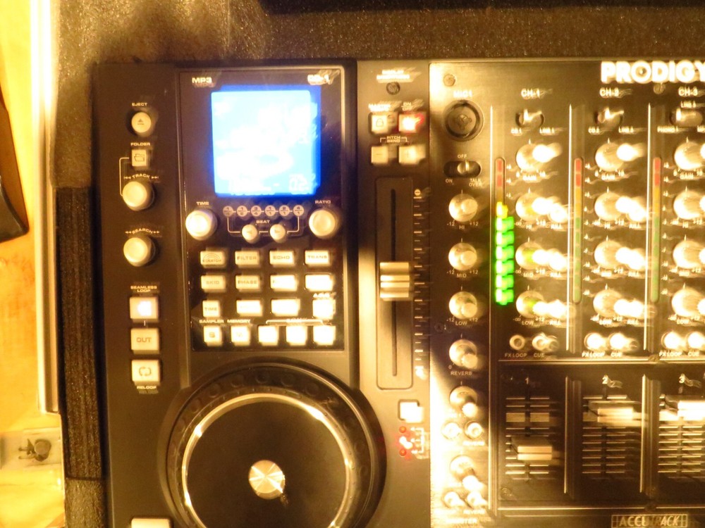 PRODIGY FX B-52 DJ CONTROLLER CD DRIVE MUSIC SCRATCH TURN TABLE w/ Original Case