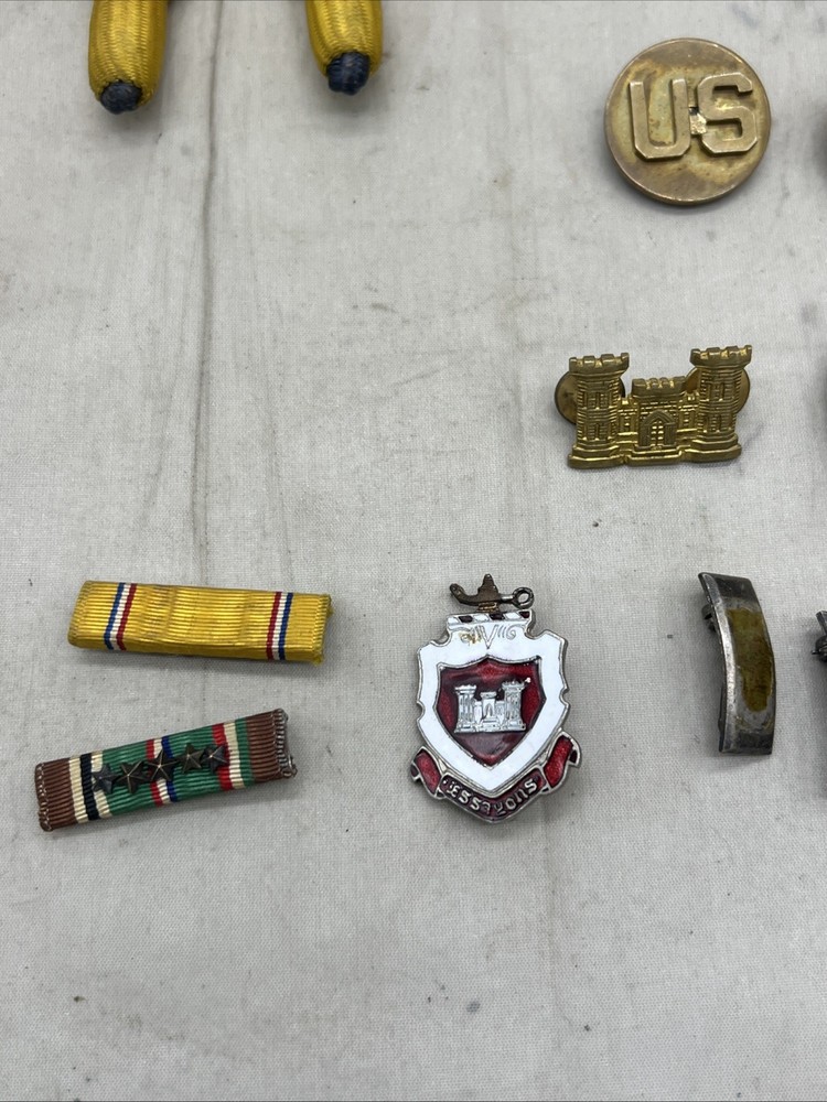 WW2 US Army Dog Tag / Insignia Lot ID’d Later USAF General (EE519