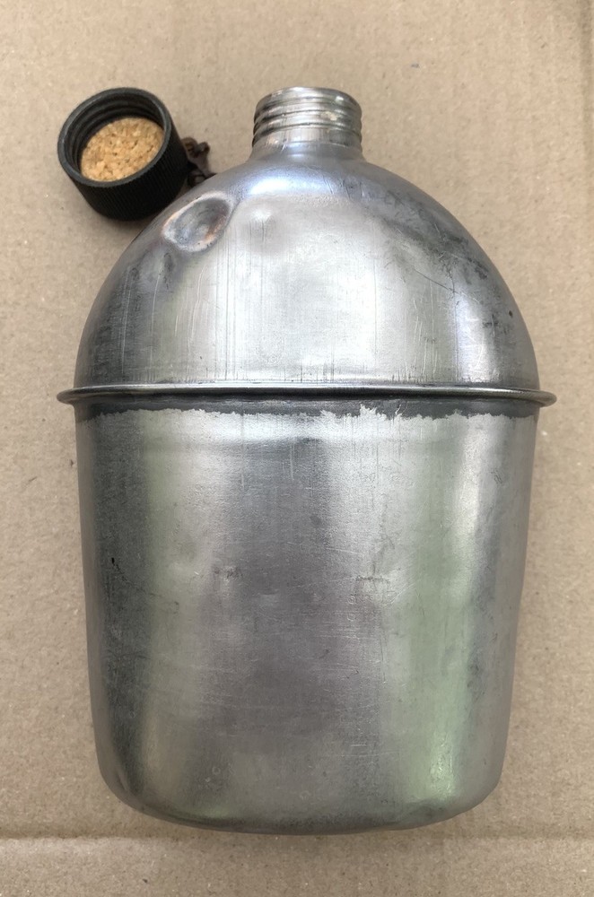 Original WWII US Military Flat-Top Canteen 1943 Dated
