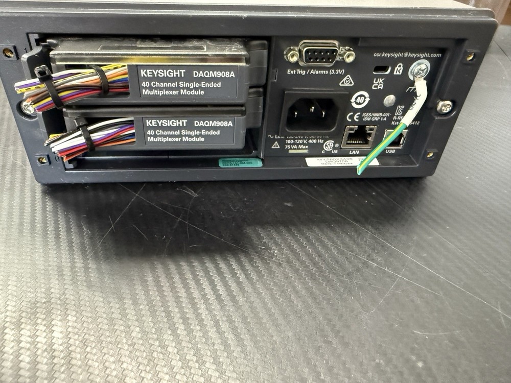 Keysight DAQ970A Data Acquisition System With 2, 40-chan DAQM908A Plug-In Cards