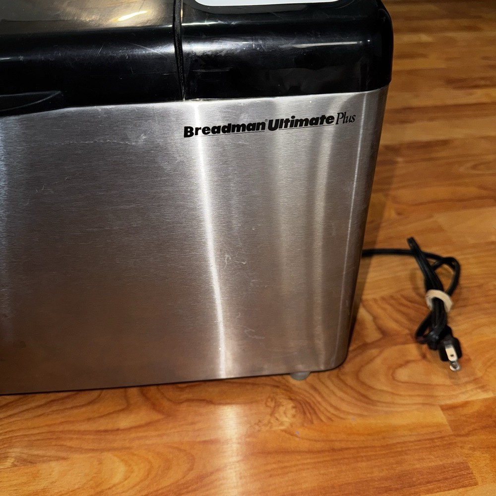 Breadman Ultimate Plus Model TR2500BC Stainless 1.5 - 2LB Bread Maker, Excellent