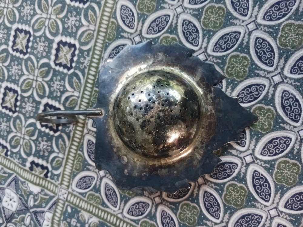 Vintage Silverplate Leaf Shaped Tea Strainer Maple Leaf Engraved Curved Handle