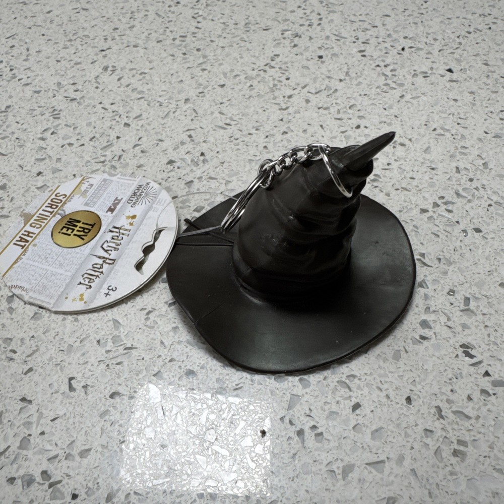HARRY POTTER SORTING HAT KEYRING, NEW SPEAKING HAT KEYCHAIN