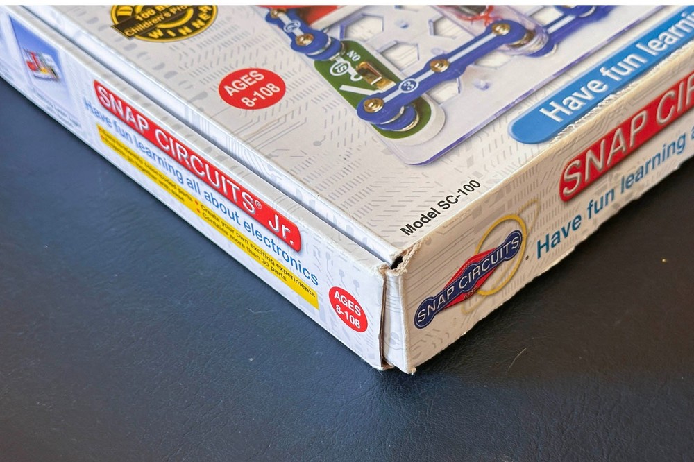 Snap Circuits Jr. SC-100 Electronics Exploration Kit COMPLETE