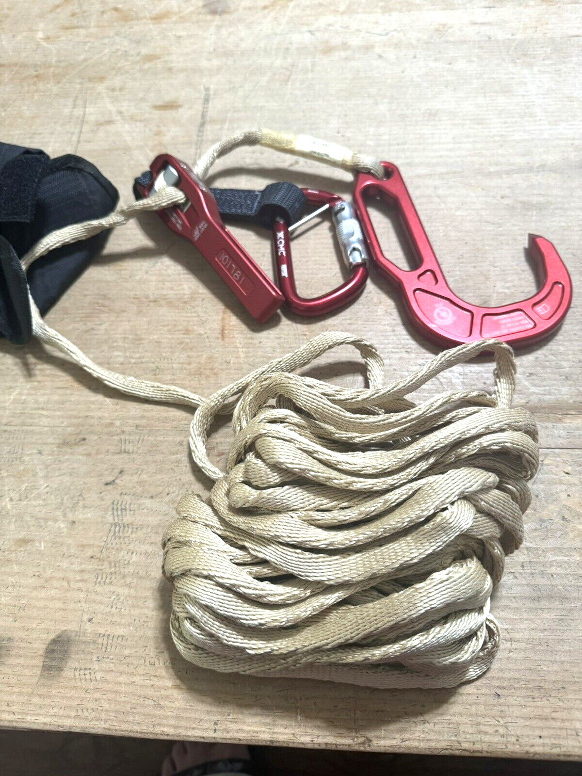 CMC Rescue Levr Fire Escape System w/hook, descender, carabiner, rope + bag NEW