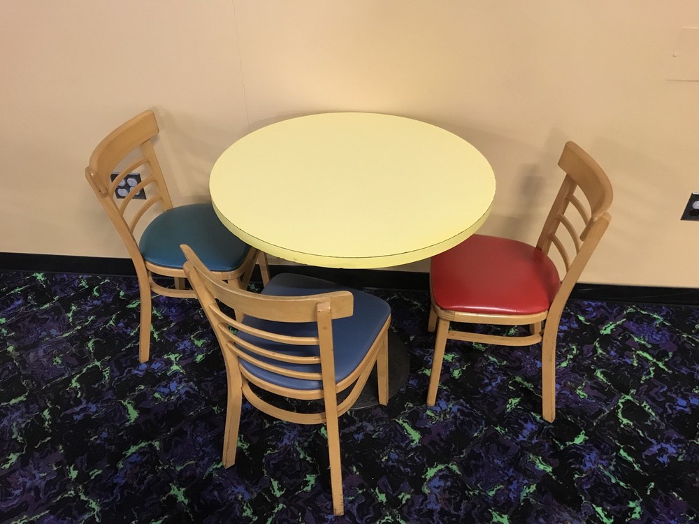 Tables/Chairs Set