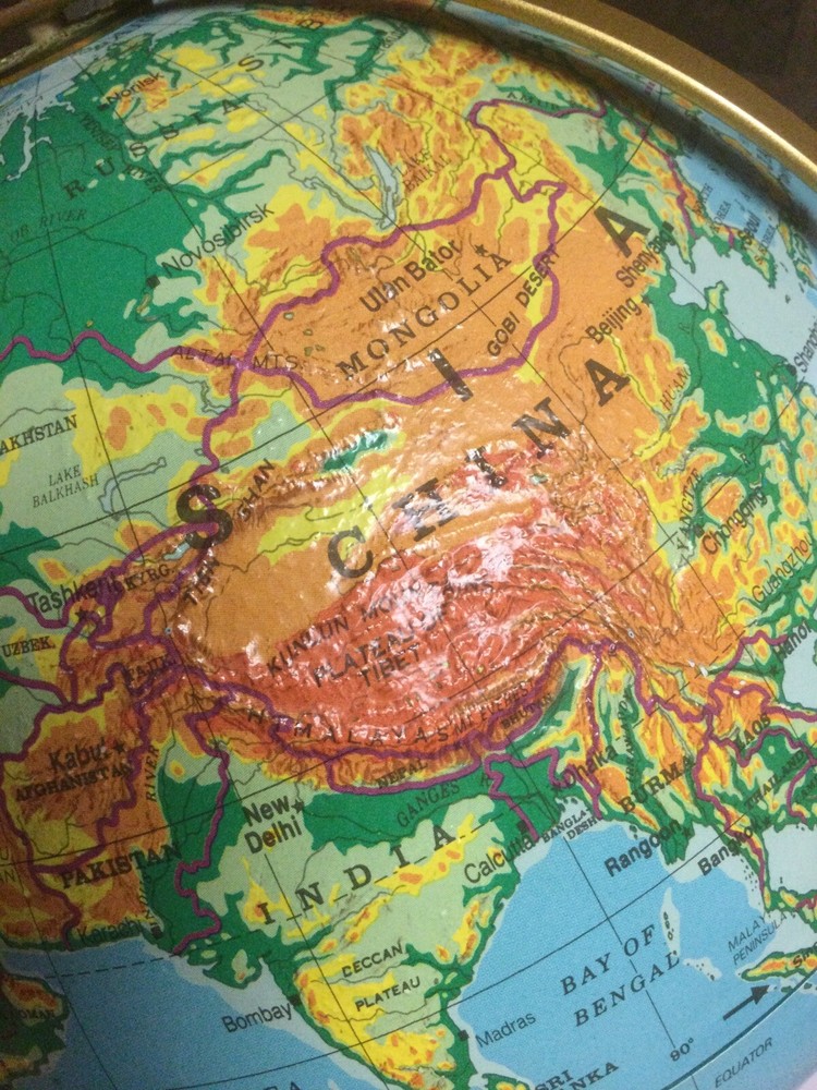 Rand Mcnally PHYS/Pol Globe Has Markable Surface