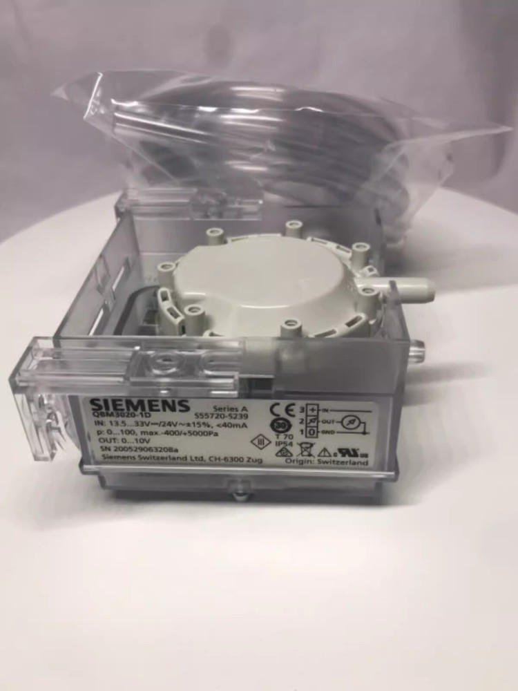1pcs New SIEMENS Duct Pressure Difference Sensor QBM3020-1D