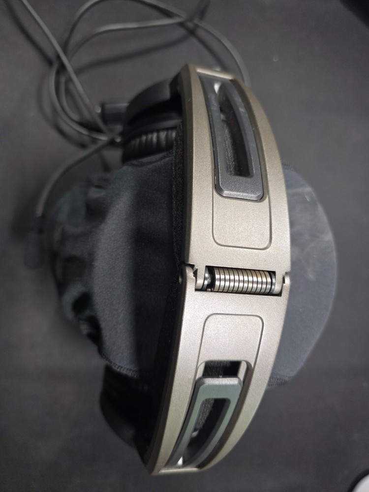 Bose A20 Aviation Headset with LEMO 6 Pin Plug, Bluetooth and Soft Case.