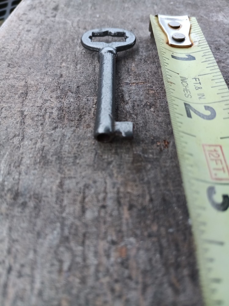 Antique Edison Phonograph Cabinet Key