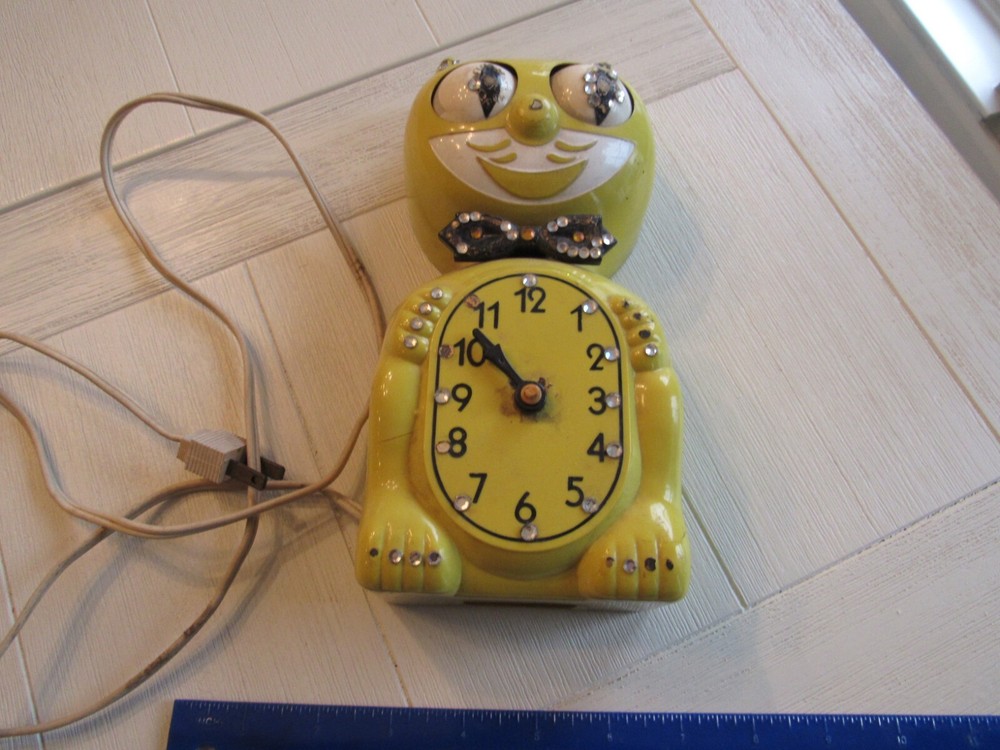 Antique Kit Cat Clock Electric Yellow