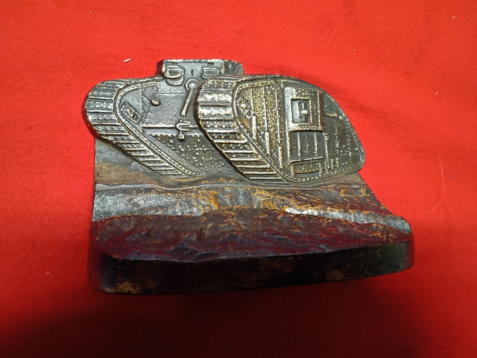 WW1 U.S. TANKS CAST IRON (BOOK ENDS)