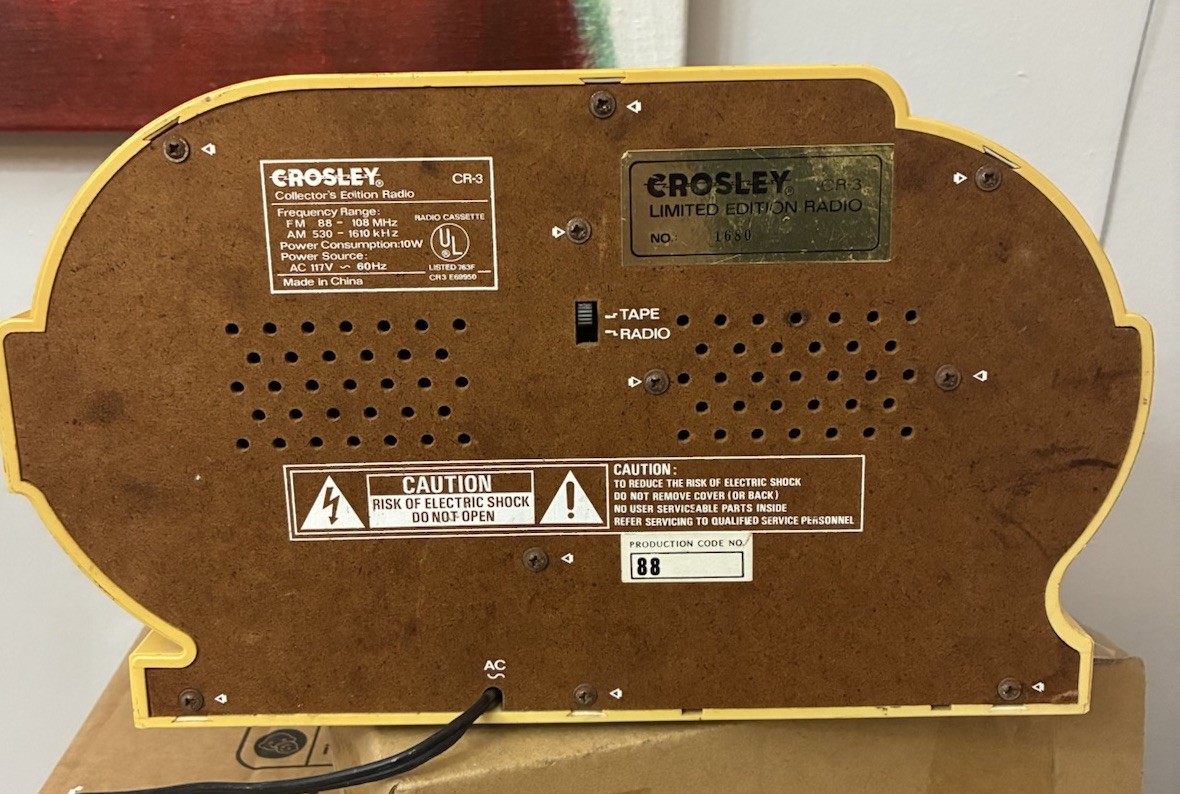 Crosley CR-3 Collector’s Limited Edition Art Deco AM/FM Radio Cassette Player📻