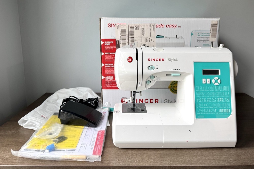 Singer 7258 Stylist Computerized Stitching - For Parts / Repair - Error E4