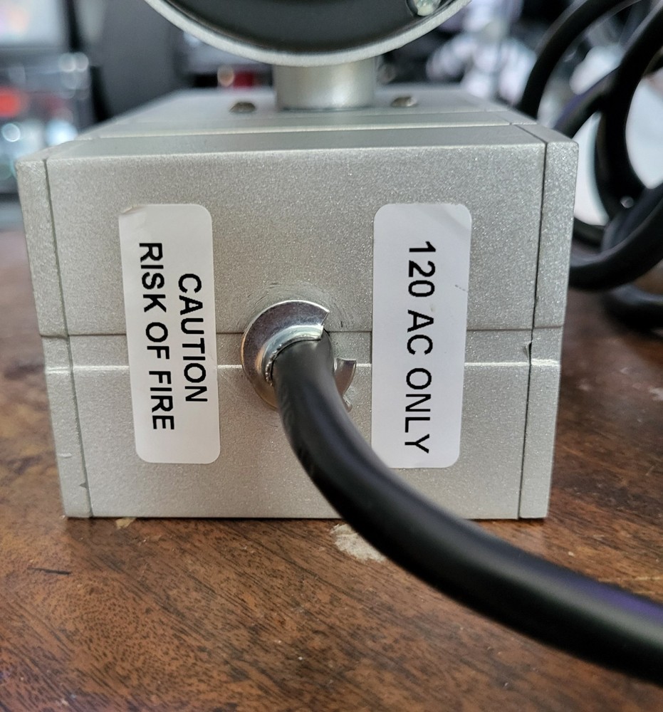 Stand-free Spotlight