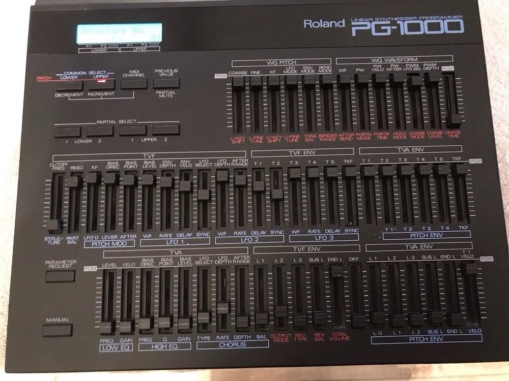 Roland PG-1000 Linear Synthesizer Programmer With Power Supply