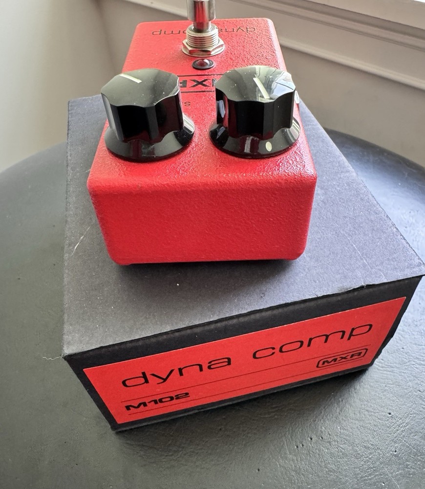 MXR M102 Dyna Comp Compressor Guitar Effects Pedal