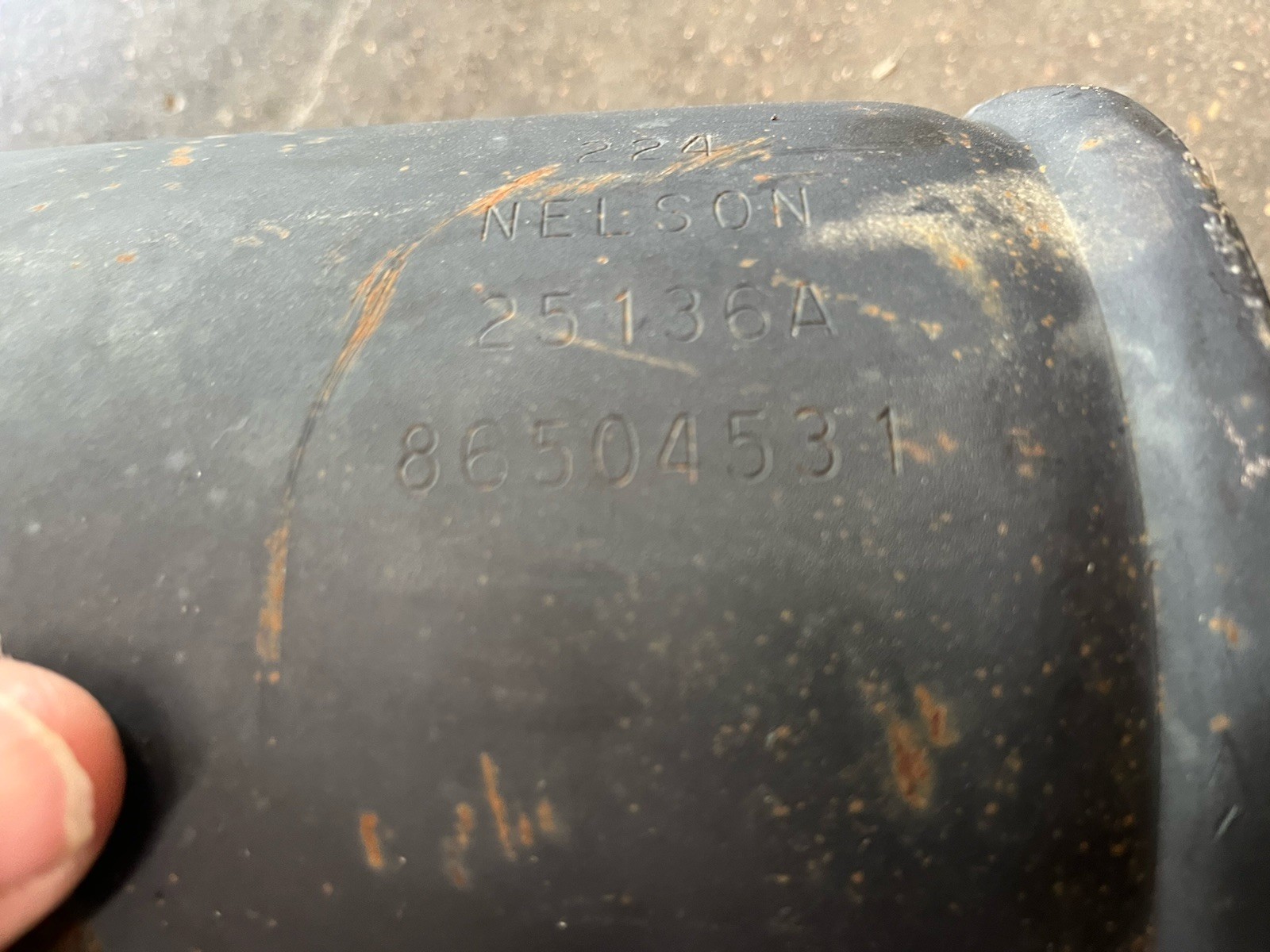 Muffler fits LS140 LS150 LX465 LX485 New Holland skid steer, NEW, OEM 86504531