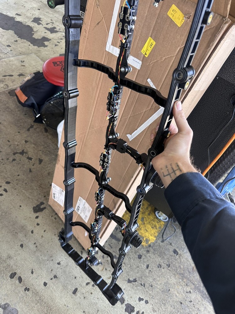 DD13 Injector Harness Frame