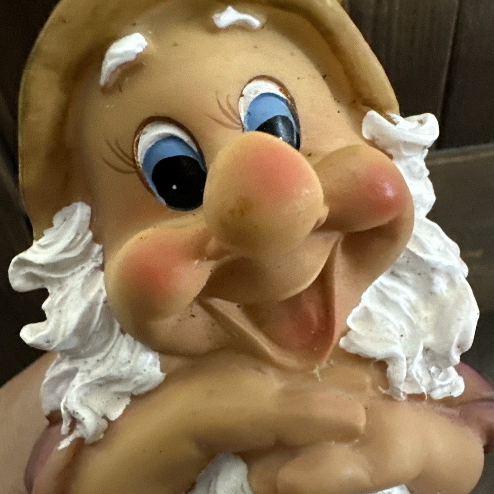 Disney Snow White 8.5” Bobblehead Gnome Bashful