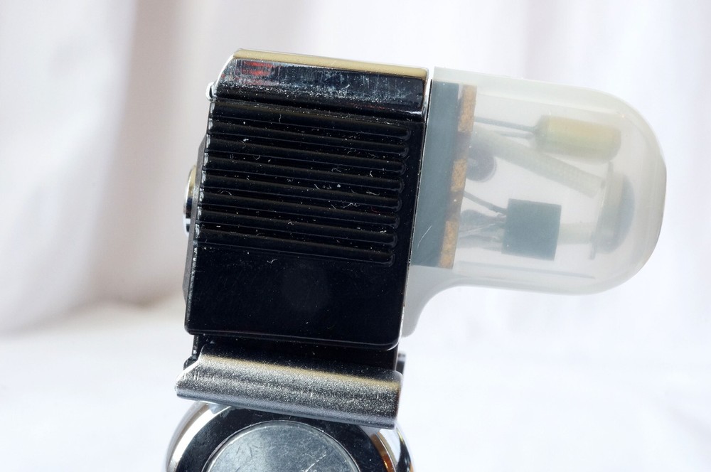 NISSIN SYNCHRO EYE MICRO CAMERA FLASH SLAVE with SUCTION CUP GOOD WORKING ORDER