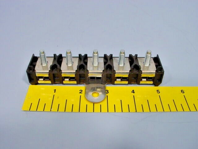 Genuine Mopar Z Case Fuse Array 68202610AA