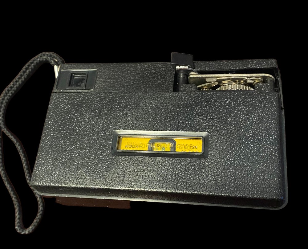 Sears vintage camera Easi Load EE 126-X with film inside untested