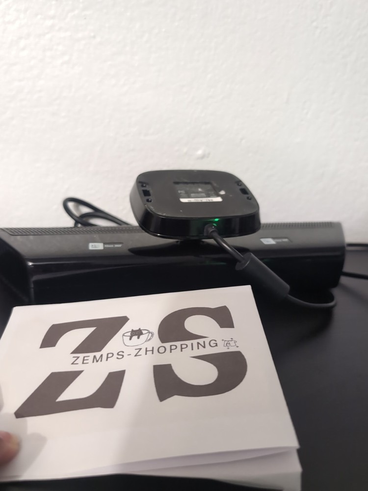 Xbox 360 Kinect With Game Bundle