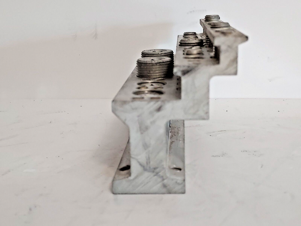 Ground Block Aluminum Multiple Wire Sizes. (3 Lugs missing.) Used.