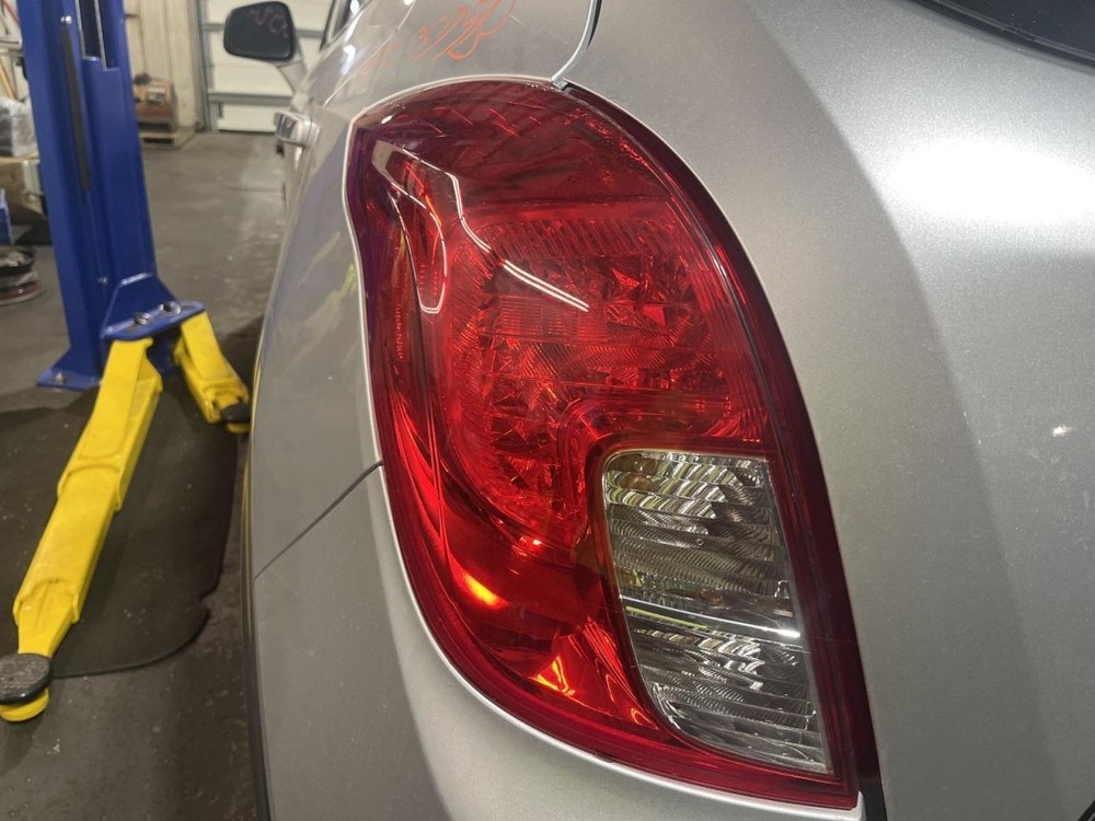 Steering Column Floor Shift Fits 15-16 ENCORE 1053975