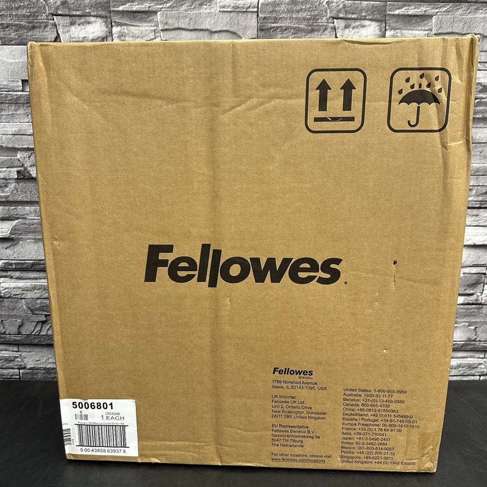 Fellowes Pulsar+ Comb Binding Machine, 300 Sheet Capacity, White/Black (5006801)