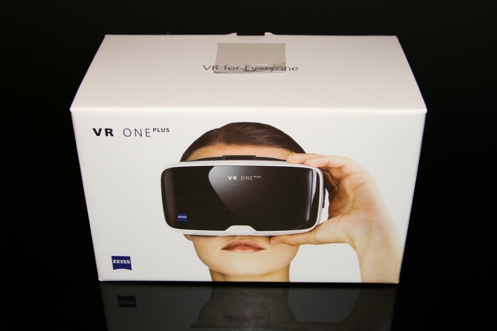 Zeiss VR One Plus - Virtual Reality Headset