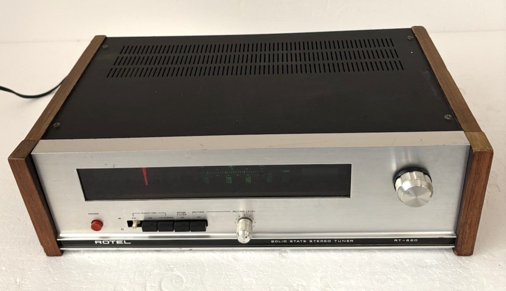 Rotel Solid State Stereo Tuner RT-620 Tested & Working!