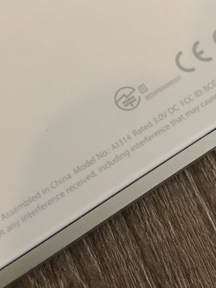 Apple A1314 Bluetooth Wireless Silver Keyboard Perfect Working Order.