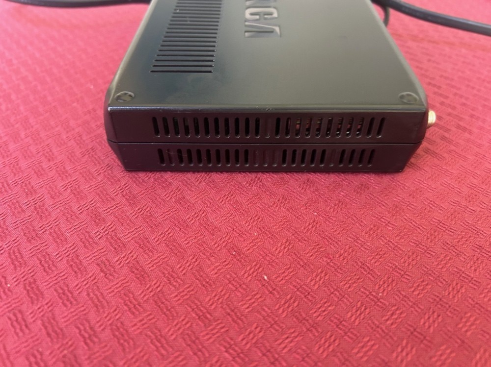 RCA DTA809 Digital Analog TV Converter Box