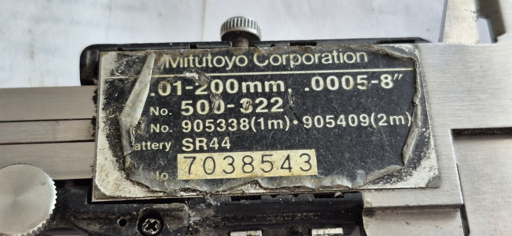 Mitutoyo 500-322 Digimatic 8" Calipers. 1 Small Issue-- READ DESCRIPTION PLEASE