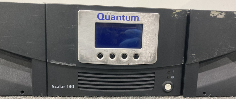 QUANTUM SCALAR I40 TAPE LIBRARY